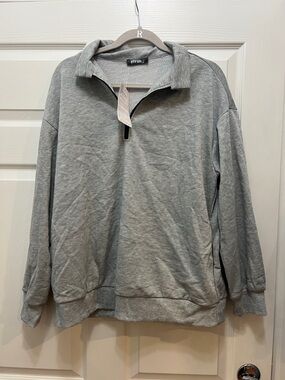 Men's Light Gray Half-Zip Sweatshirt Pullover